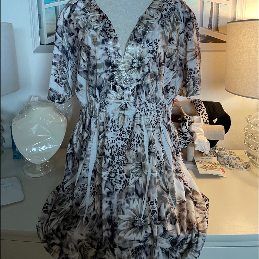 Beautiful, flattering size 1X tunic